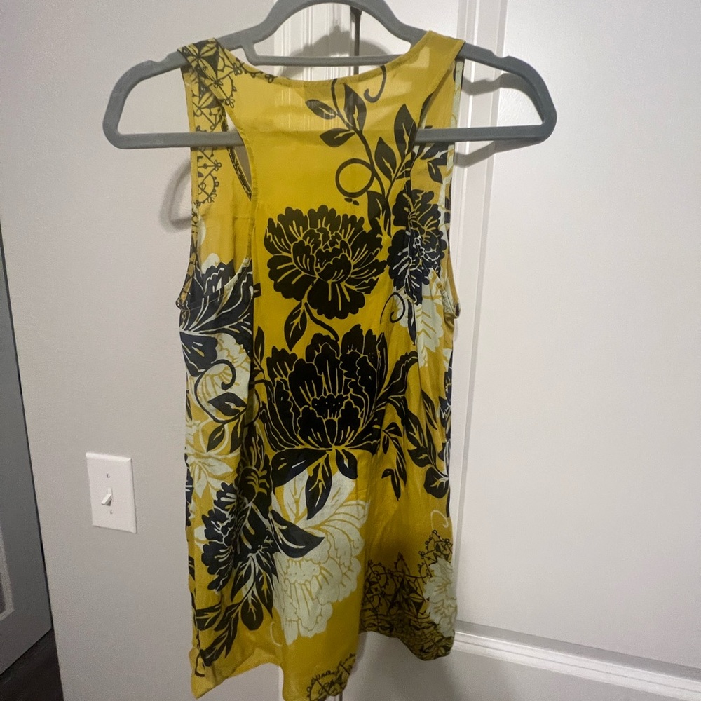 CAbi #286 Bali Floral Tank Top Yellow Flower Print Silk Blend Size Medium EUC